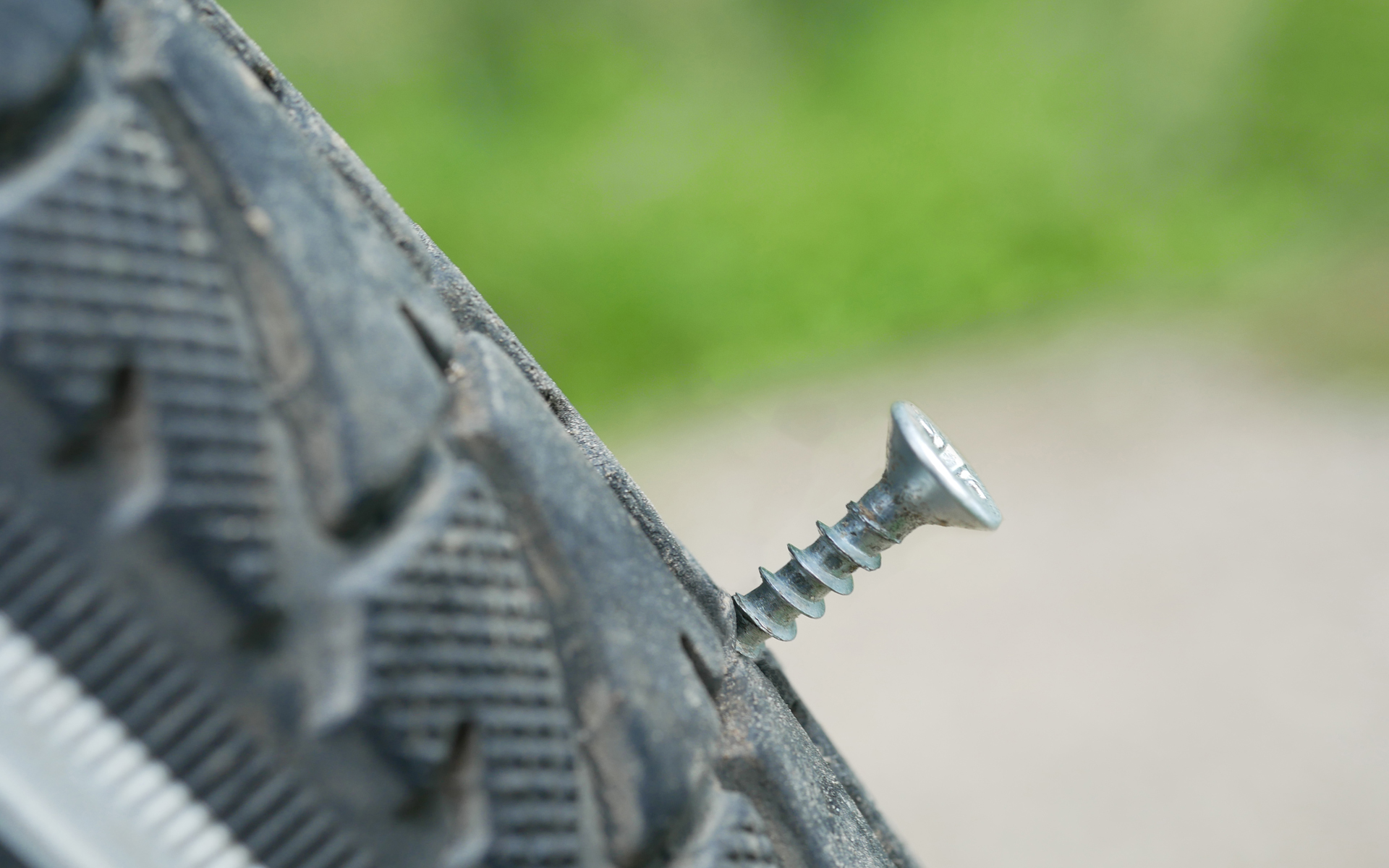 Buying the best Puncture-proof tyre is easy, Get the best Cheap bike tyres online